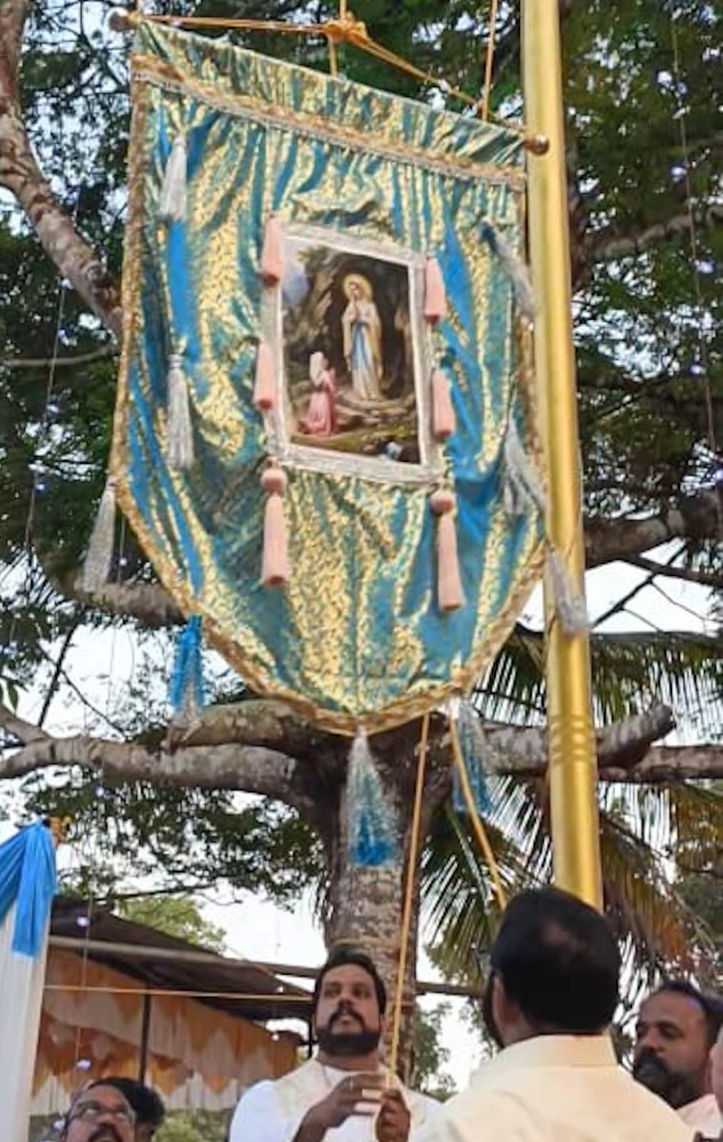 ചെറിയനാട് ലൂർദ് മാതാ ദേവാലയത്തിൽ തിരുനാളിന് കൊടിയേറി; പ്രധാന തിരുനാൾ 11-ന്